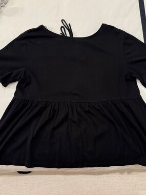 H&M Black Peplum Tie Back Short Sleeve Top